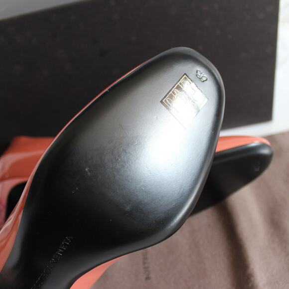 Bottega Veneta Coral Patent Leather Closed Toe Low Pumps - Picture 8 of 12